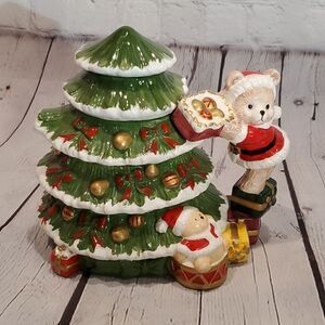 World Bazaars Inc Christmas tree teapot